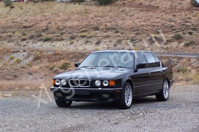 Лобовое стекло BMW 7 E32
